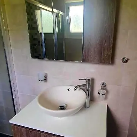 Bella De Lux Apts 4*