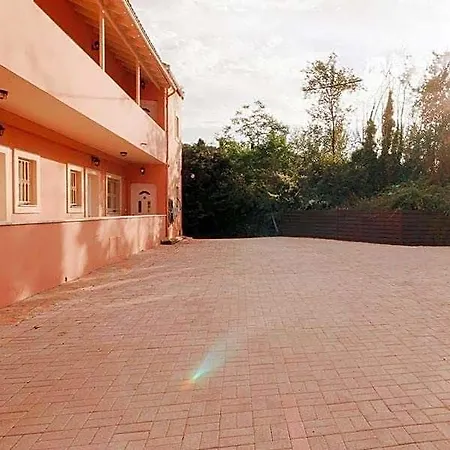 Hotel Bella De Lux Apts 4*