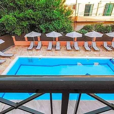 Bella De Lux Apts Hotel