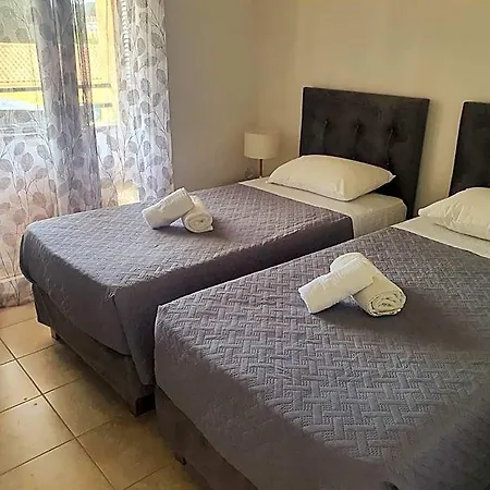 Bella De Lux Apts